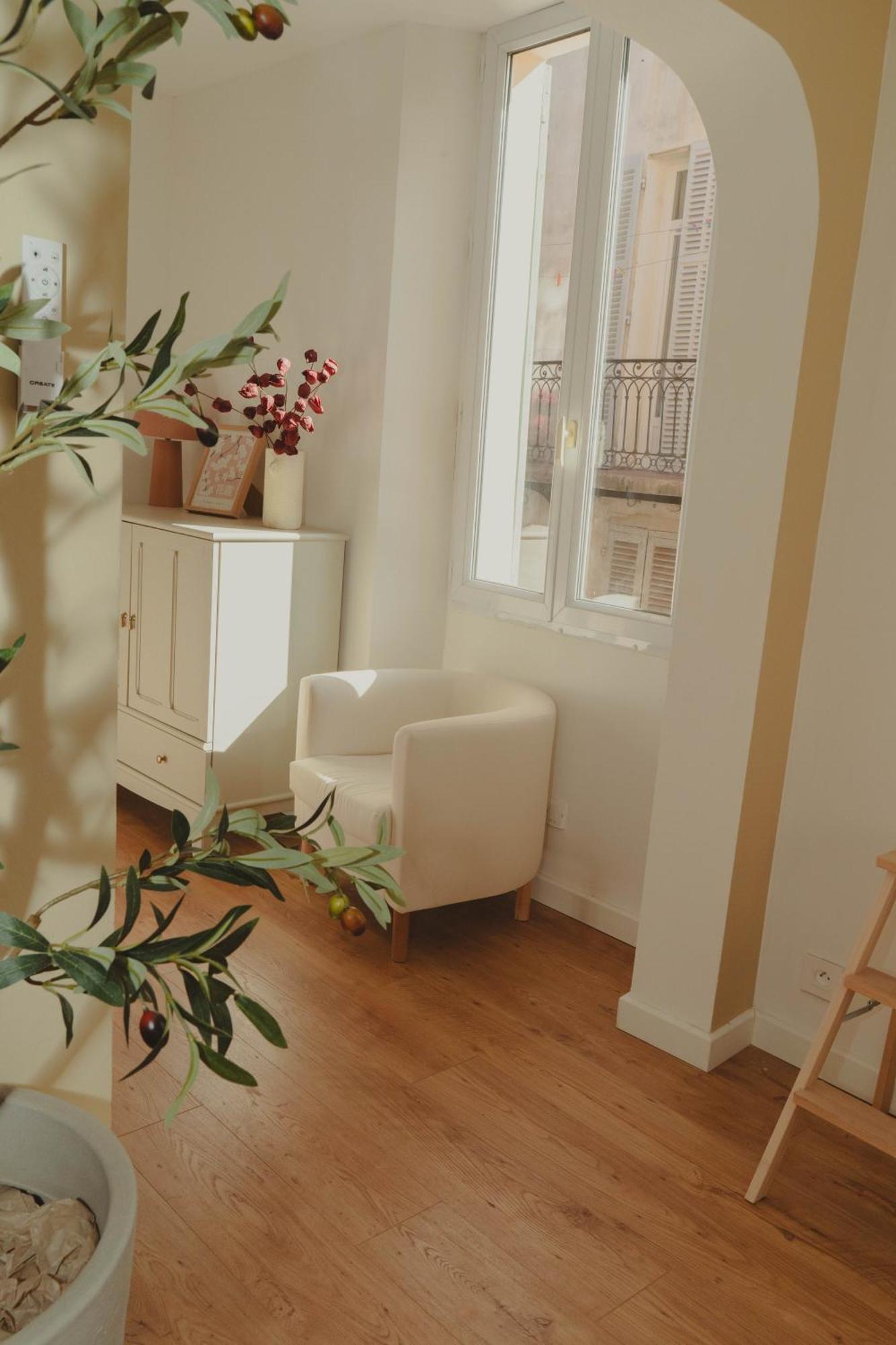 Apartment Au Coeur De Hyeres, Ideal Pour Les Couples !